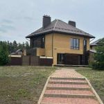Продам кирпичный дом 253 м² на участке 20 соток с газом и коммун