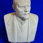 Фарфоровые и бронзовые статуэтки ссср. чехословакия. китай.