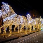 Новогодние фигуры на заказ и имеется доставка  установка